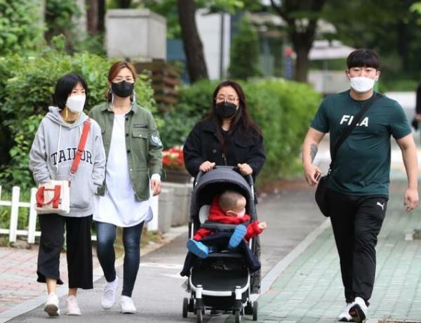 韩国将现行防疫响应措施再延长三周
