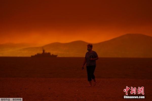 希腊山火连烧多日 已致2人死亡