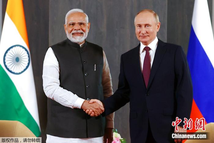 俄罗斯总统普京与印度总理莫迪在撒马尔罕举行会谈