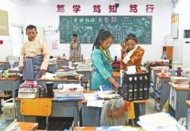 武汉西藏中学“山南班”42名新生入校